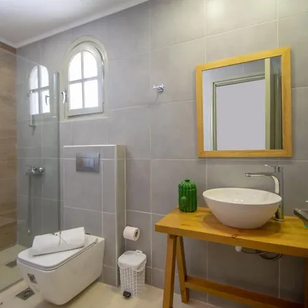 Mare Dentro Beachroad Apts By 