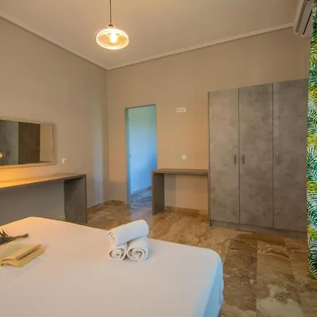 Mare Dentro Beachroad Apts By 
