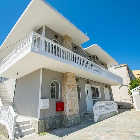 Mare Dentro Beachroad Apts By 