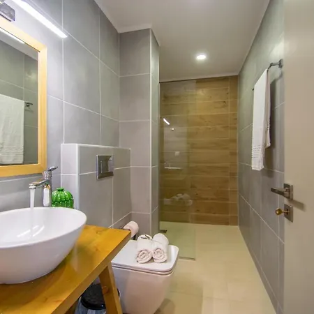 Mare Dentro Beachroad Apts By 